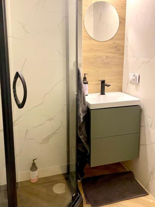 Apartment Close To Metro, 8 Minutes To Centrum And Near Airport Warsaw Exterior photo